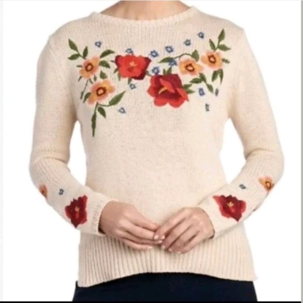 Cliche’ Cream Floral Embroidered Crewneck Sweater